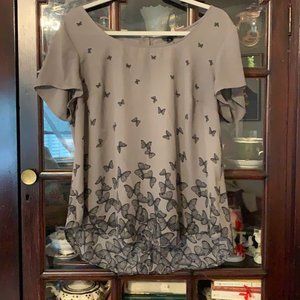 Torrid Gray and Black Butterfly Top - Size 00 (M/L)